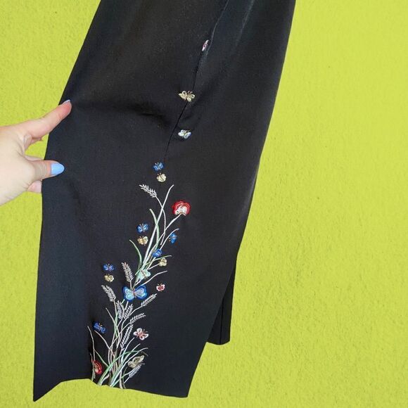 90s vintage black high waisted capri pants with embroidered butterflies - Picture 2 of 10